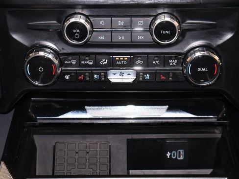 Used 2024 Ford F350 Lariat w/ Lariat Ultimate Package image 31