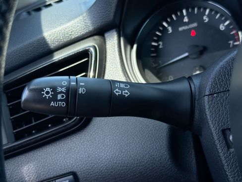 Used 2020 Nissan Rogue SL AWD/4WD image 27