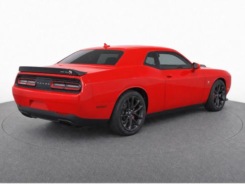 Used 2022 Dodge Challenger R/T Scat Pack w/ Shaker Package RWD image 4
