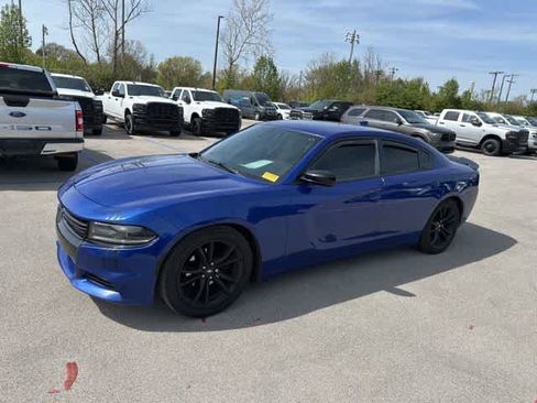 Used 2018 Dodge Charger SXT Plus w/ Blacktop Package image 11