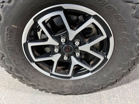 Used 2025 Jeep Wrangler Unlimited Rubicon AWD/4WD image 37