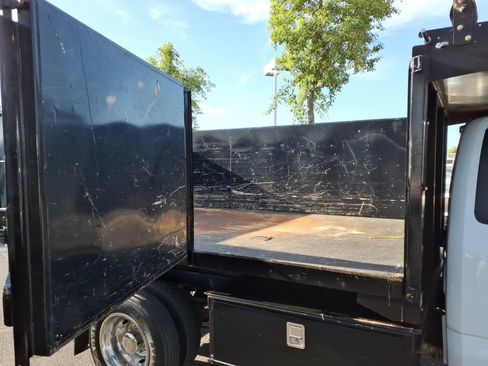 Used 2023 Ford F550 4x4 Regular Cab Super Duty image 14