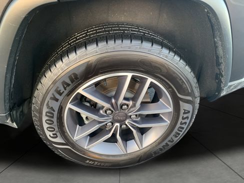 Used 2021 Jeep Grand Cherokee Limited w/ Luxury Group II image 21