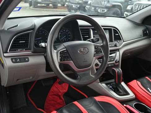 Used 2018 Hyundai Elantra SEL FWD image 11