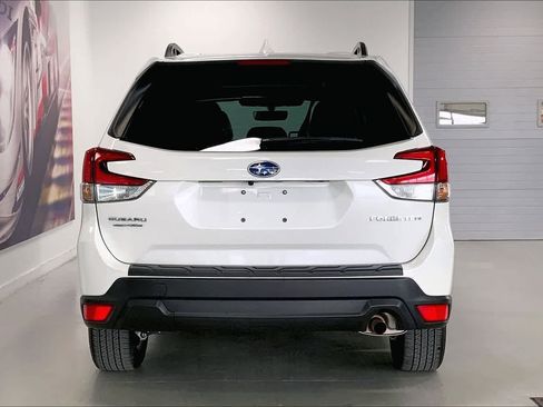 Used 2023 Subaru Forester Premium image 5
