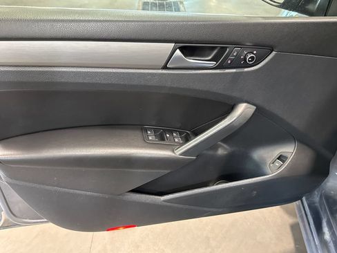 Used 2014 Volkswagen Passat 1.8T SE FWD image 8