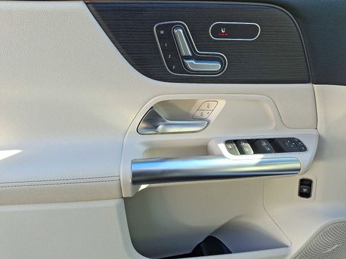 Used 2026 Mercedes-Benz GLA 250 4MATIC image 9