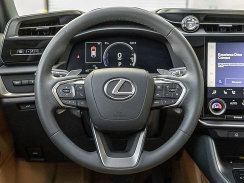 Used 2024 Lexus RZ 300e Premium image 8