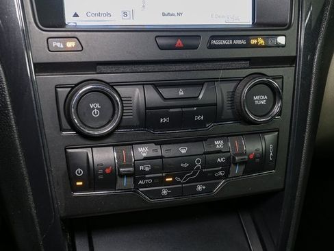 Used 2018 Ford Explorer XLT w/ Equipment Group 201A image 27