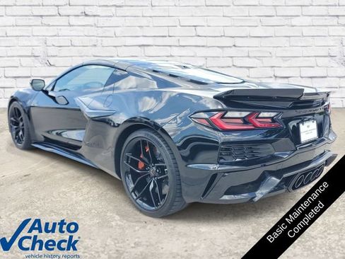 Used 2025 Chevrolet Corvette Z06 RWD image 2
