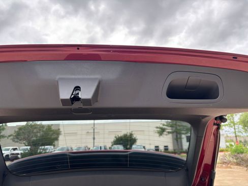 Used 2025 Chevrolet Trax LT image 24