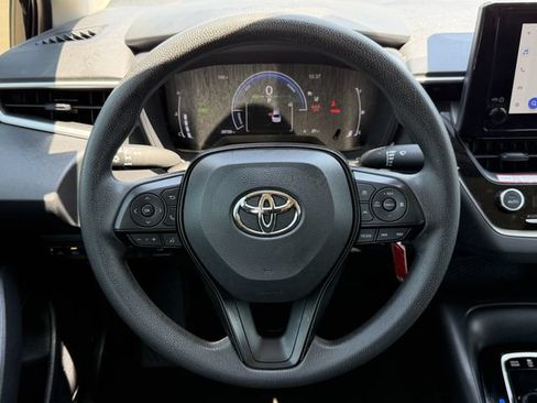 Used 2026 Toyota Corolla LE FWD image 13
