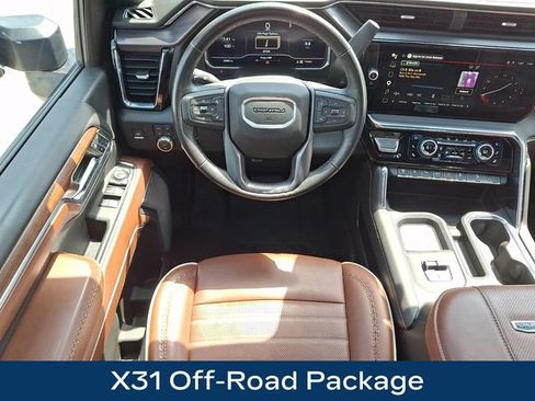 Used 2024 GMC Sierra 2500 Denali Ultimate AWD/4WD image 3