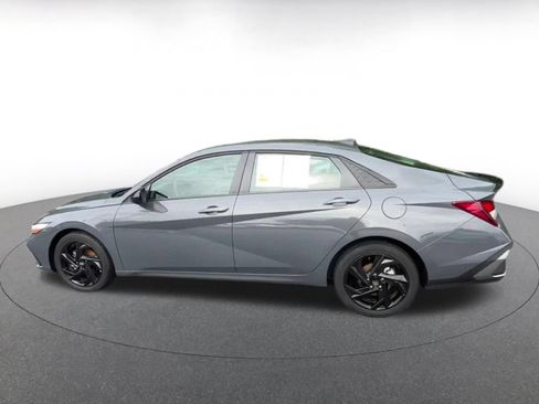 Used 2026 Hyundai Elantra Sport FWD image 9