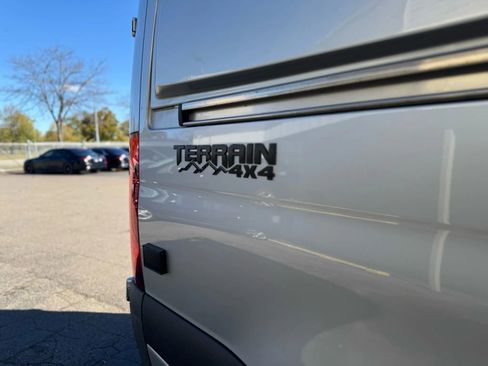 Used 2022 Mercedes-Benz Sprinter 2500 image 6