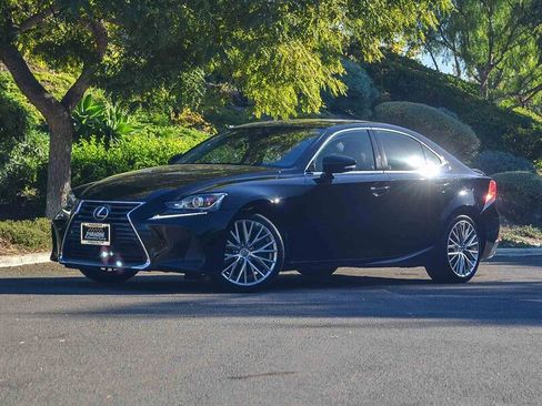 Used 2017 Lexus IS 200t image 1