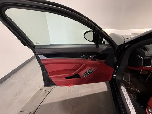 Used 2016 Porsche Panamera 4 image 22