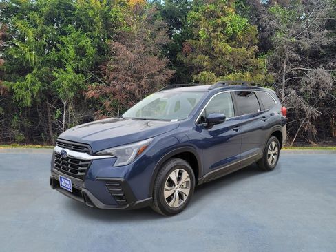 Used 2025 Subaru Ascent Premium image 1