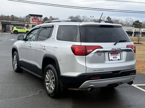 Used 2019 GMC Acadia SLE image 8