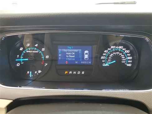 Used 2017 Ford Taurus SE image 25