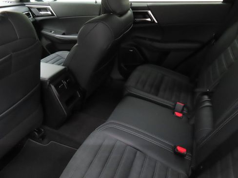 New 2026 Mitsubishi Outlander SE image 12