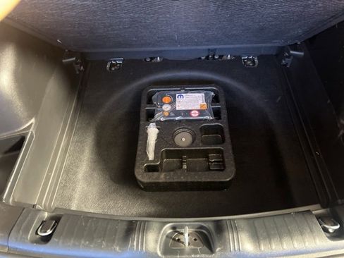 Certified 2023 Jeep Compass Limited image 13