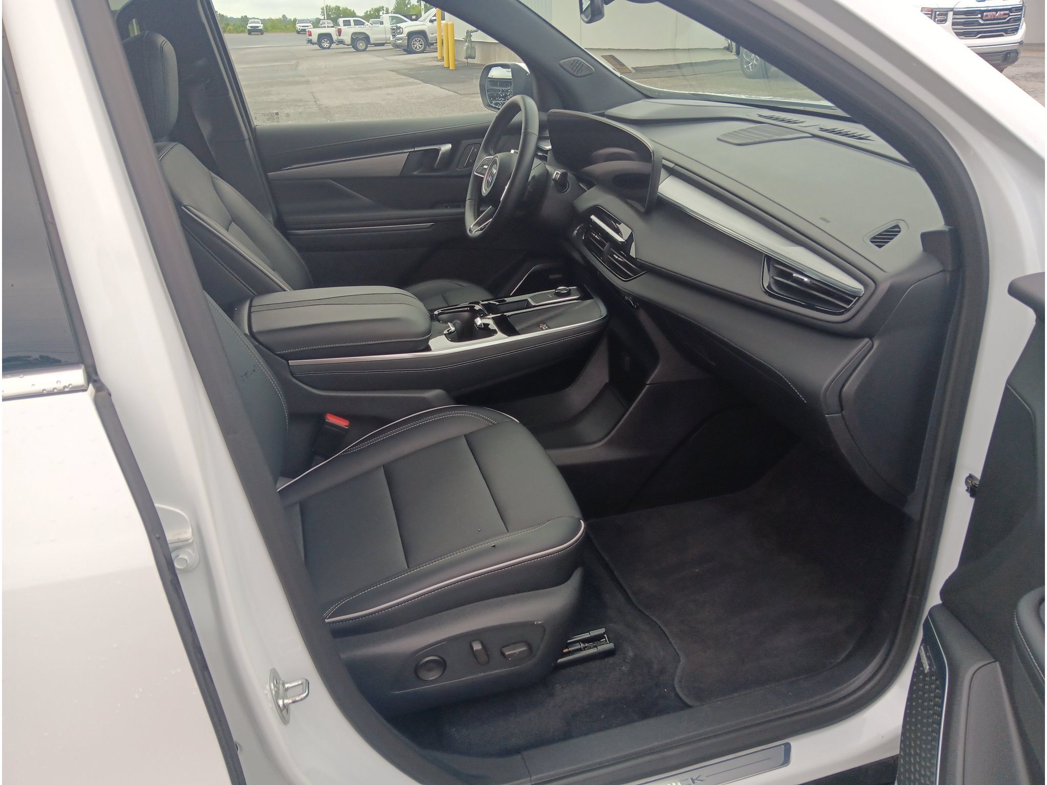 Used 2025 Buick Enclave Preferred FWD image 20