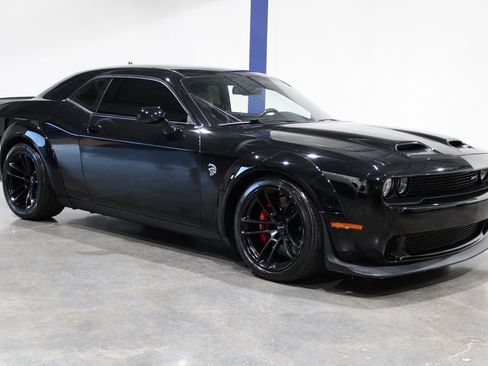 Used 2021 Dodge Challenger SRT Hellcat image 2