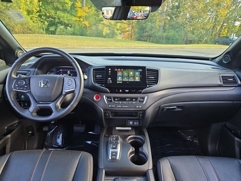 Used 2023 Honda Passport TrailSport image 12