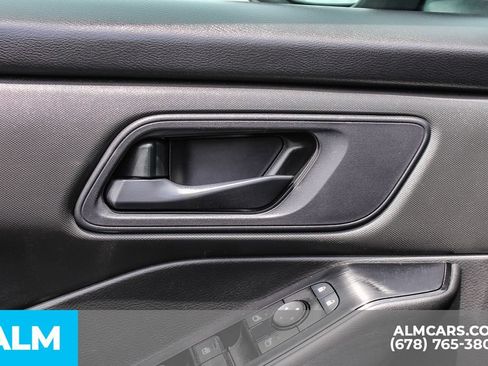 Used 2024 Nissan Rogue S FWD image 37