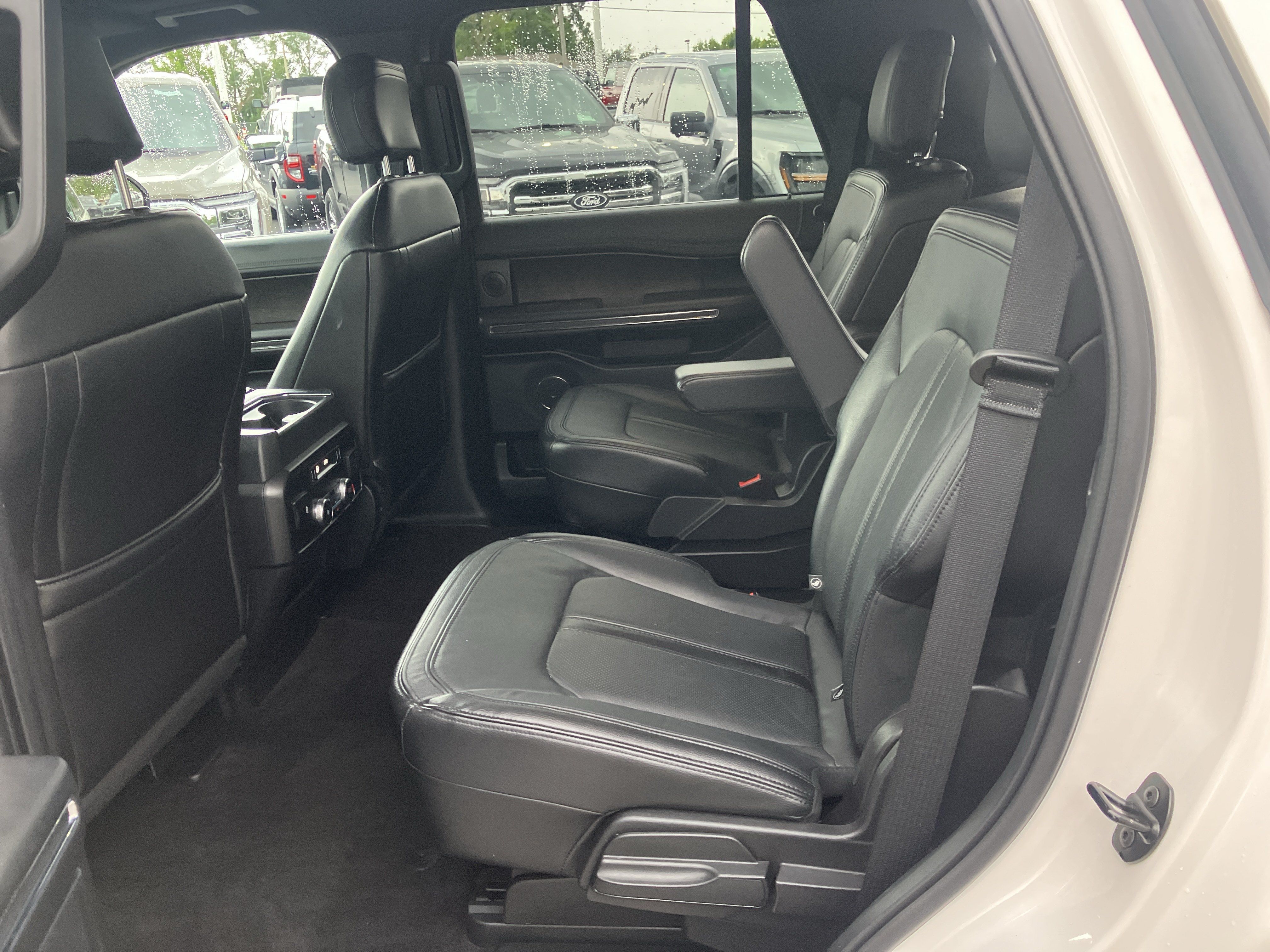 Used 2019 Ford Expedition Limited w/ Equipment Group 302A AWD/4WD image 16