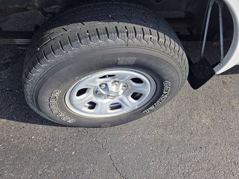 Used 2015 Nissan Frontier S RWD image 11