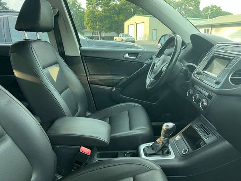 Used 2016 Volkswagen Tiguan S AWD/4WD image 9