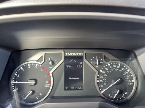 Used 2022 Toyota Tundra SR5 w/ SR5 Premium Package image 27