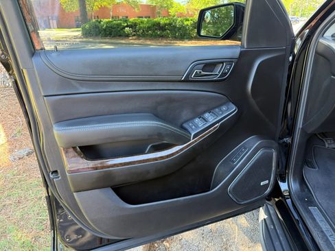 Used 2019 Chevrolet Tahoe LT RWD image 10