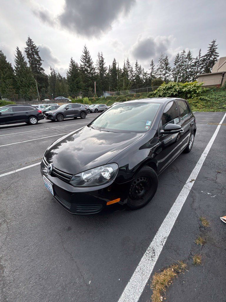 Used 2013 Volkswagen Golf 4-Door FWD image 6