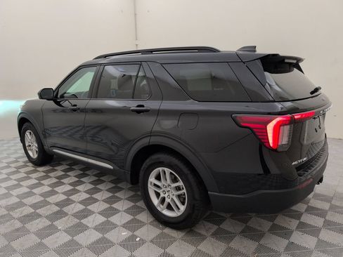 Used 2025 Ford Explorer Active RWD image 6