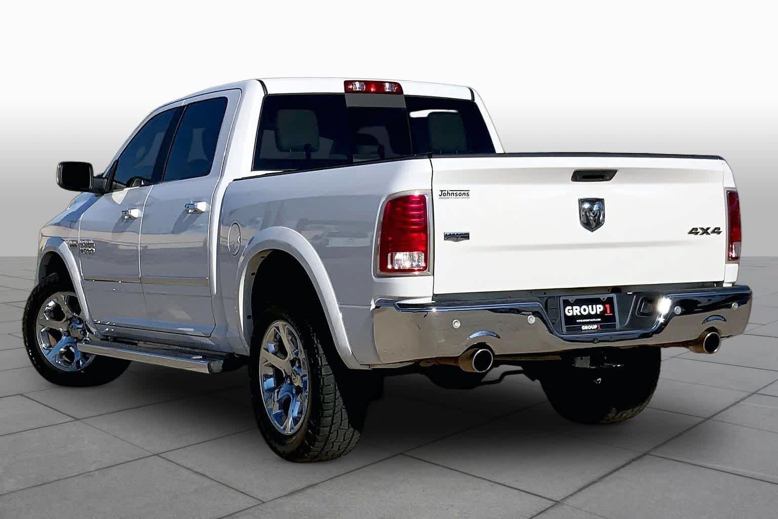 Used 2017 RAM 1500 Laramie w/ Convenience Group AWD/4WD image 12