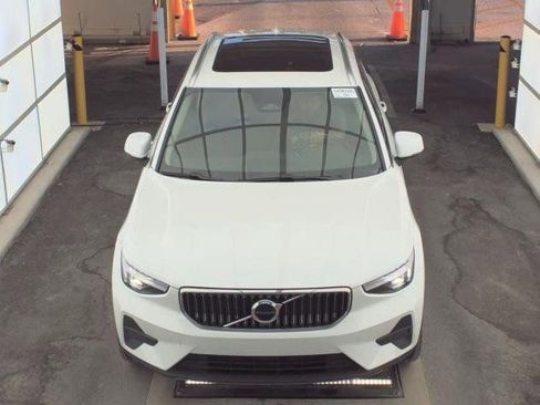 Used 2025 Volvo XC40 B5 Core image 6