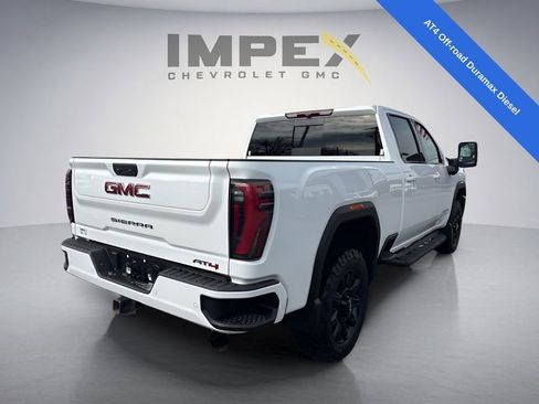 Used 2024 GMC Sierra 2500 AT4 w/ AT4 Preferred Package AWD/4WD image 5