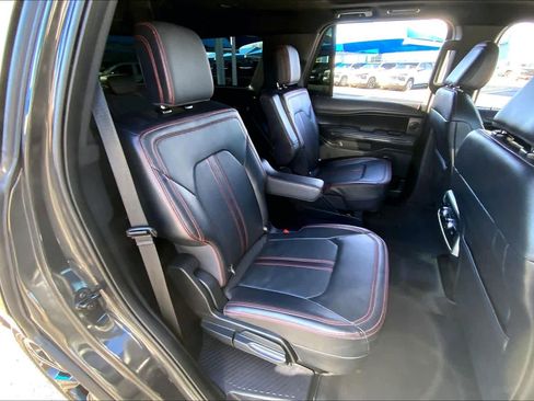 Used 2024 Ford Expedition Limited image 19