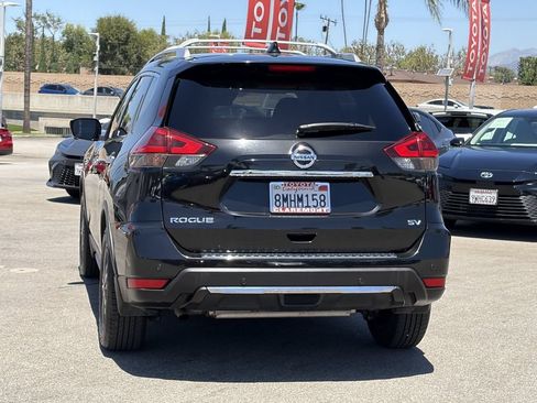 Used 2019 Nissan Rogue SV w/ Premium Package FWD image 43