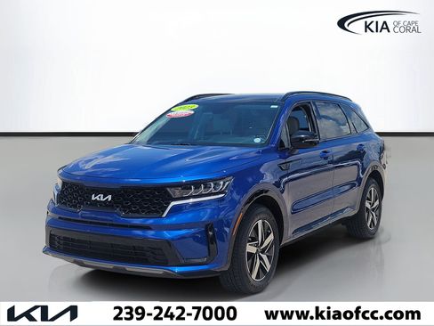 Certified 2023 Kia Sorento S w/ Panoramic Sunroof Package FWD image 3
