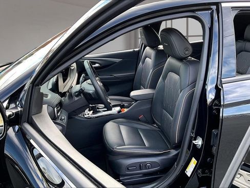 Used 2025 Buick Envista Avenir image 25