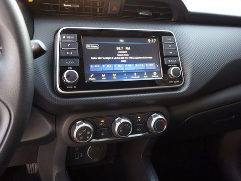 New 2025 Nissan Kicks Play S image 12