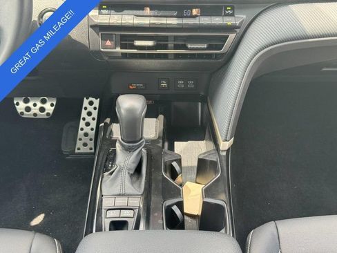 Used 2025 Toyota Camry SE FWD image 17