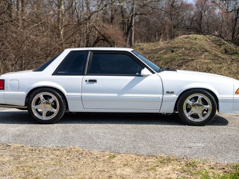 Used 1987 Ford Mustang LX image 27