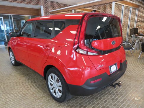 Used 2020 Kia Soul LX image 6