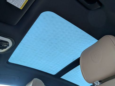 New 2026 Porsche Macan image 28