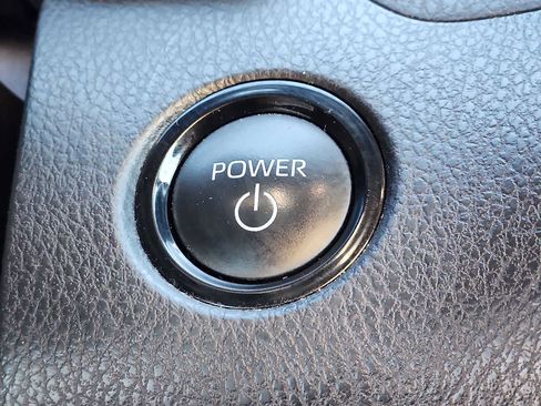 Used 2025 Toyota Camry SE image 22